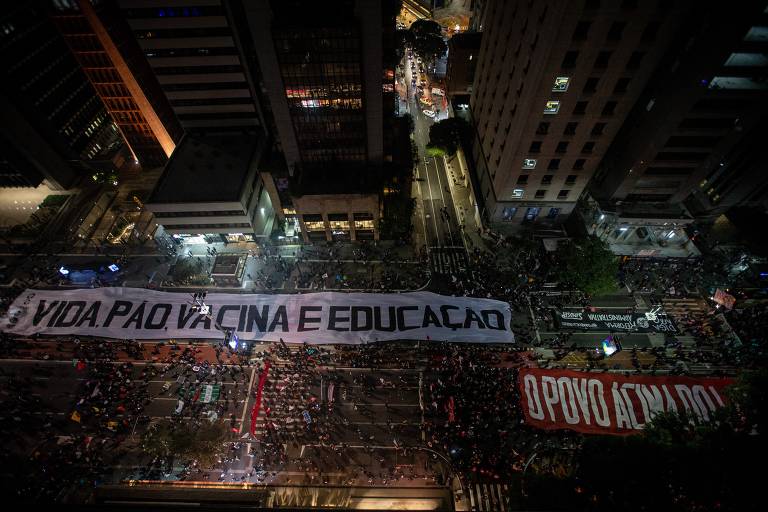 Grupos rivais disputam avenida Paulista no 7 de Setembro com manifestações pró e contra Bolsonaro