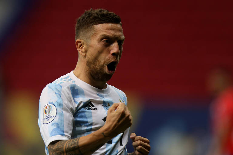 Argentina bate Paraguai e se junta a Brasil nas quartas da Copa América