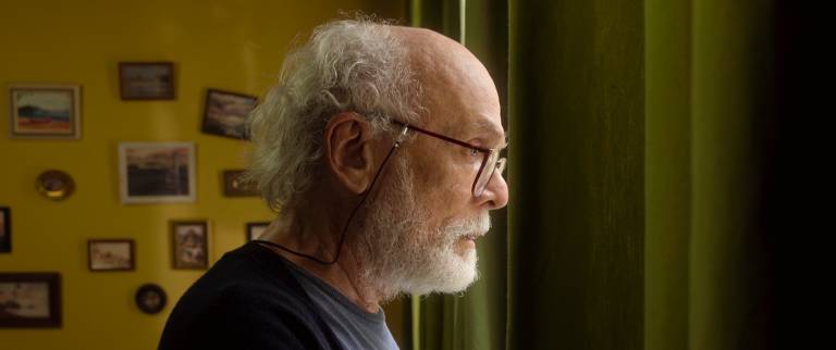 Everaldo Pontes em cena do filme 'Noites de Alface', dirigido por Zeca Ferreira