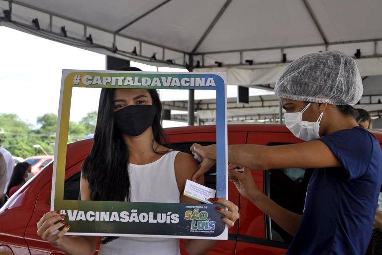 Vacinação de jovens em São Luís e filiação de Freixo e Dino ao PSB; veja fotos de hoje