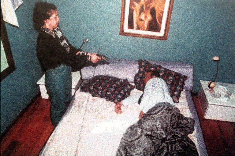 Simulação da morte de Paulo César Farias na casa de praia de Guaxuma, em Maceió