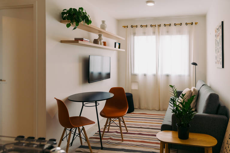 Sala de apartamento no Bem Viver General Jardim, empreendimento da Magik JC recém-entregue em São Paulo