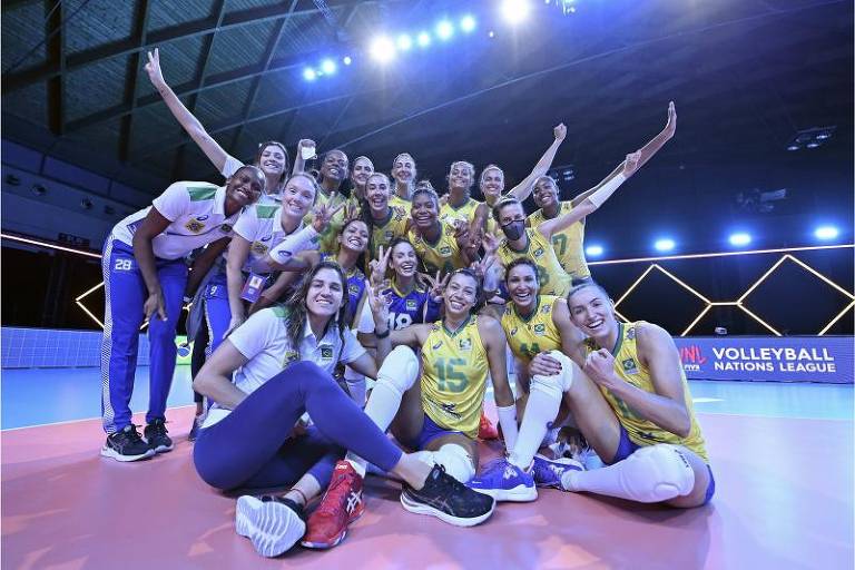 Seleção feminina de vôlei bate Turquia e encara Japão na semi da Liga das  Nações - Estadão