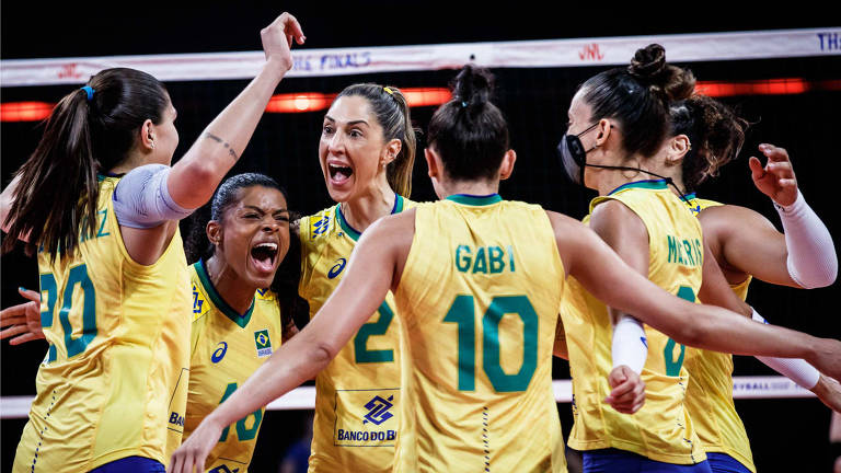 Brasil se recupera no Mundial de vôlei e vence a China em sua melhor  apresentação - Folha PE