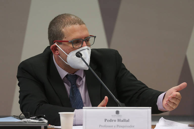 O pesquisador, infectologista e professor da UFPel Pedro Hallal durante depoimento na CPI