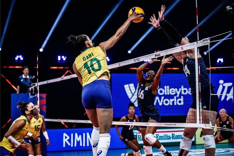 Seleção feminina de vôlei disputa Sul-Americano de olho na vaga