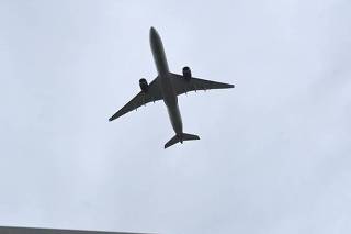 Avião decola do aeroporto de Heathrow em Londres