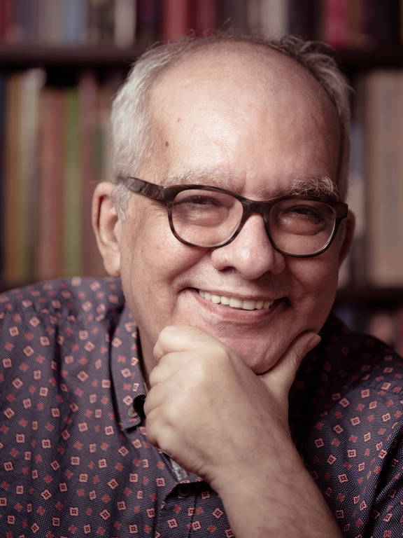 Como dramaturgo, se notabilizou pelos musicais, tanto os autorais como "Cartola - O Mundo É um Moinho" quanto por adaptações, como "Xanadu" e "A Cor Púrpura"