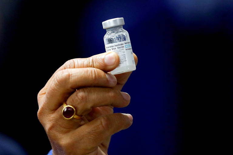 Empresa que negociou Covaxin faturou com venda da vacina em janeiro e sofre ação de clínica privada para devolver o dinheiro