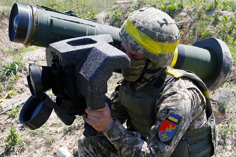Soldado ucraniano treina com um sistema Javelin perto de Rivne, no ano passado

