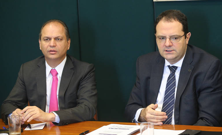 O então ministro do Planejamento, Nelson Barbosa, se reúne com a bancada do Partido Progressista na Câmara dos Deputados, ao lado dele o relator do Orçamento na Comissão Mista do Orçamento, deputado Ricardo Barros