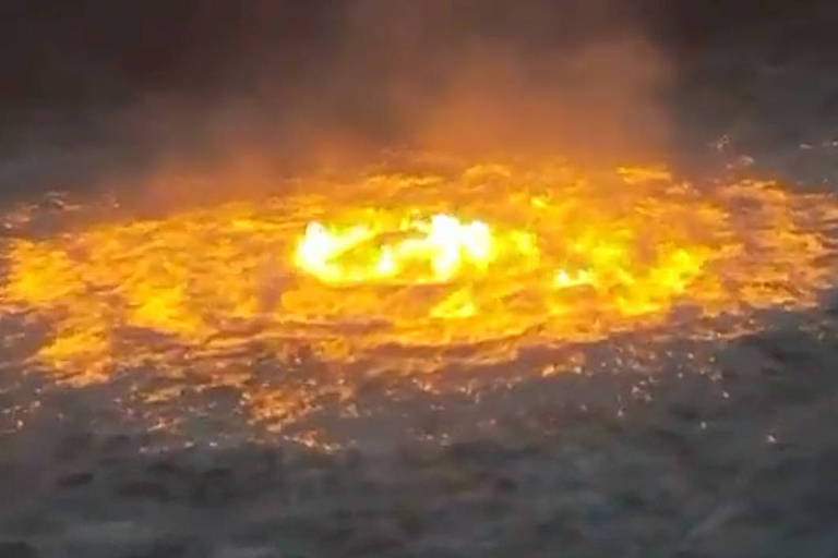Vazamento em oleoduto causa incêndio na superfície do mar no Golfo do México; veja vídeo