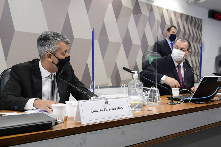 O ex-diretor de Logística do Ministério da Saúde Roberto Dias e o senador Omar Aziz (PSD-AM), presidente da CPI da Covid