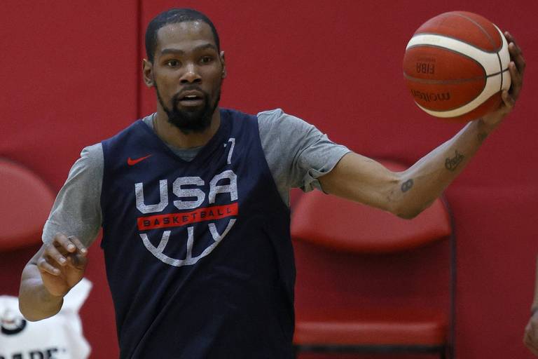 Kevin Durant treina com a seleção dos Estados Unidos, em Las Vegas, para o torneio olímpico de basquete em Tóquio
