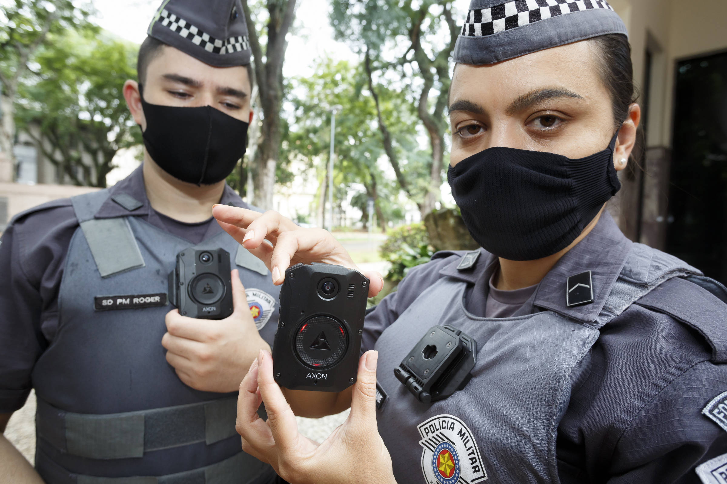 Defensoria: PM do Rio apaga e manipula imagens de câmeras corporais