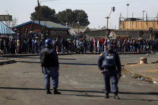 Violence spreads around the country after Zuma jailing, in Katlehong