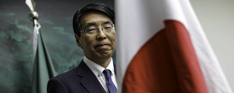 Retrato do embaixador do Japão no Brasil, Akira Yamada, durante entrevista