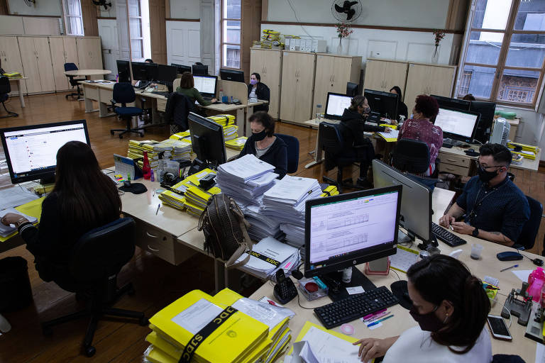 Outras secretarias do estado de SP já sinalizaram que vão chamar os profissionais de volta. A Casa Militar e Defesa Civil  afirma que as atividades presenciais retornarão totalmente a partir de 26 de julho