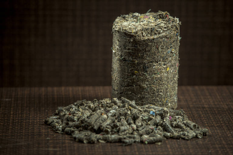 O foco da RSU é a reciclagem de resíduos:  o que não dá para ser reaproveitado vira uma biomassa com alto poder calorífico que pode ser usada como combustível de caldeiras e turbinas a vapor