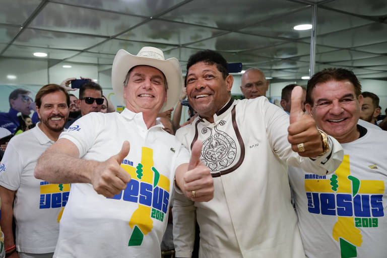 Pastores aliados de Bolsonaro propõem jejum e vigílias para virar