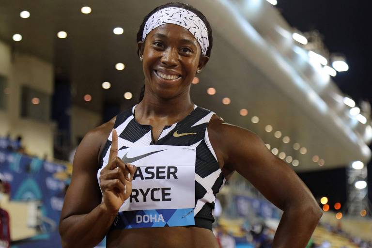 Shelly-Ann Fraser-Pryce comemora após vencer os 100 m rasos da etapa do Qatar da Liga de Diamante, em maio