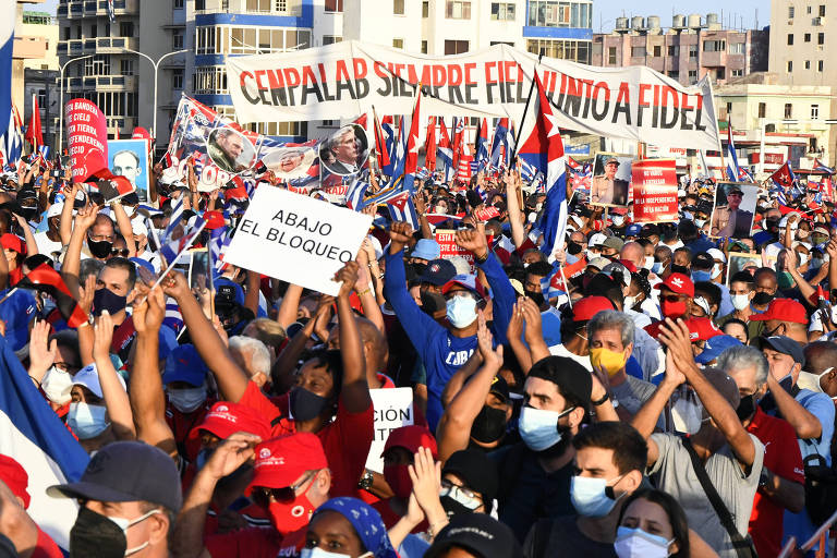 Regime de Cuba reage e organiza manifestação com milhares de pessoas em Havana