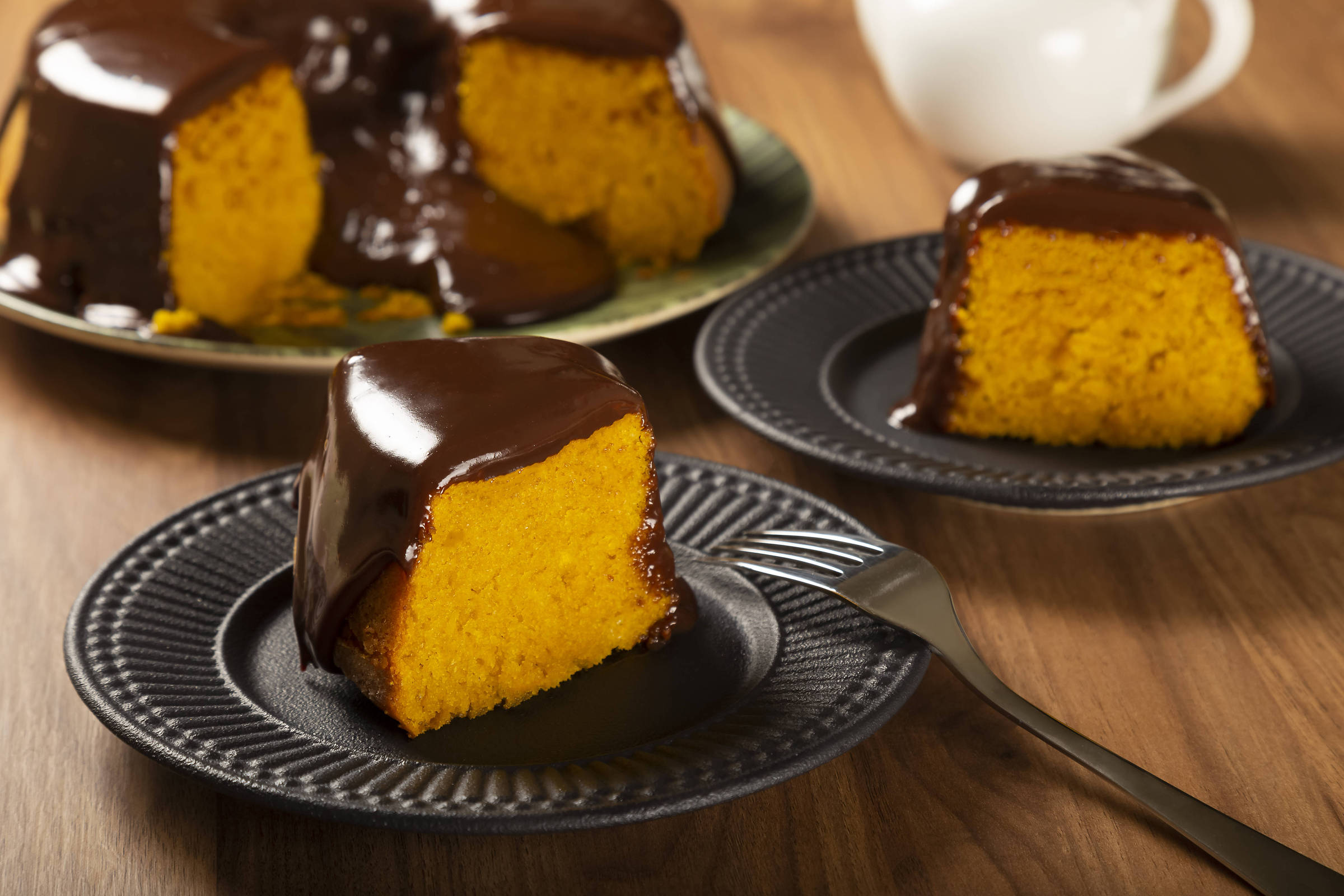 Receita de Bolo de Cenoura com Chocolate - Guia da Cozinha