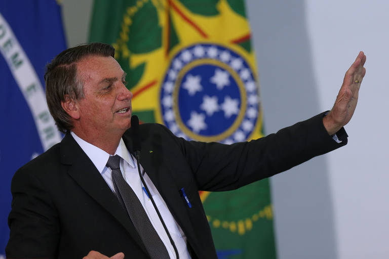 Bolsonaro trocou verde da bandeira pelo dos dólares, diz sindicalista sobre venda da Eletrobras