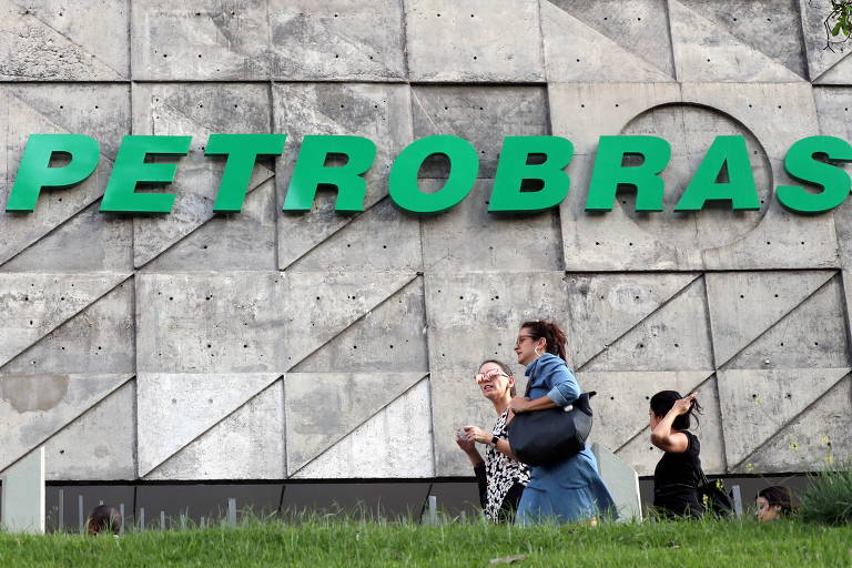 Resultado robusto no segundo trimestre e o anúncio de um pagamento bilionário em dividendos aos seus acionistas impulsionaram papéis da Petrobras para cima