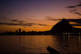 Lagoa Rodrigo de Freitas, localizada na zona sul da cidade do Rio de Janeiro