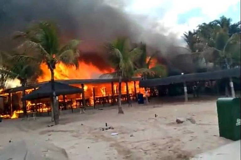 Incêndio atinge parque em resort de Rio Quente (GO); veja vídeo