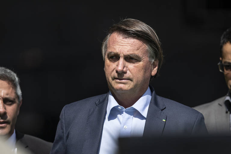 "Vocês sabem que as pressões são enormes porque a velha política parece que quer nos puxar para fazer o que eles faziam antes. Nós não pretendemos fazer isso", disse Bolsonaro em março de 2019