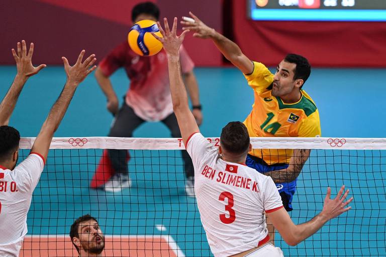 Douglas Correia de Souza durante preliminar masculina contra a Tunísia na Arena Ariake, em Tóquio