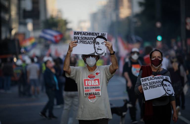 Manifestantes voltam às ruas de São Paulo pedindo o impeachment do presidente Jair Bolsonaro