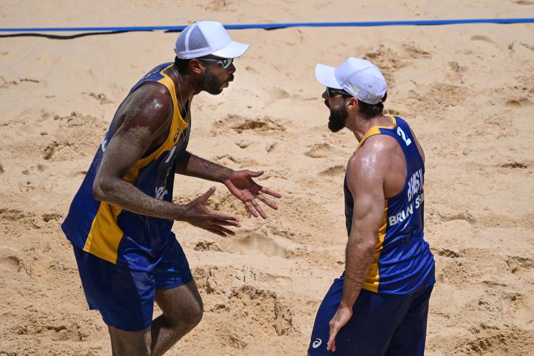  Evandro e Bruno vencem dupla de chilenos no vôlei de praia 
