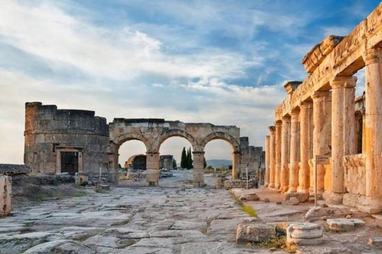 A verdade revelada por trás da misteriosa 'Porta do Inferno' construída pelos romanos