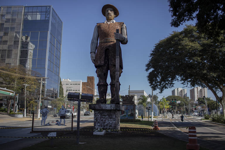 Borba Gato, com estátua incendiada em SP, comandou genocídio contra  indígenas e escravizou negros