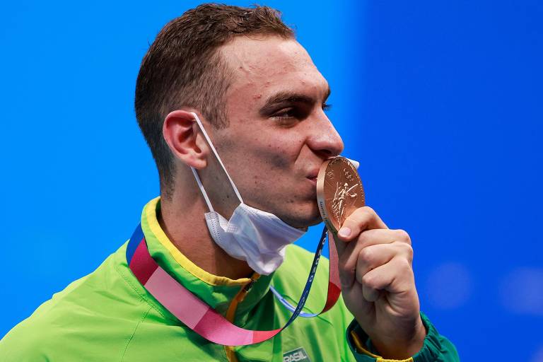 O nadador brasileiro Fernando Scheffer, vencedor da medalha de bronze nos 200 m livre da natação em Tóquio