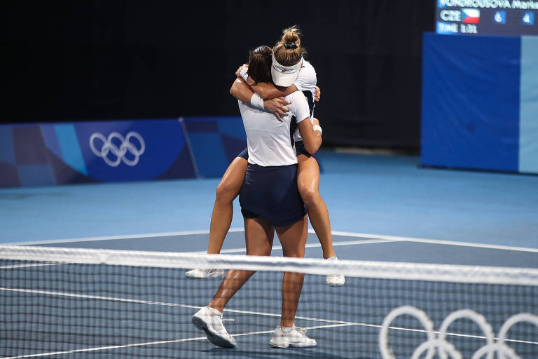 Dupla feminina leva bronze inédito no tênis em partida emocionante nos Jogos  de Tóquio