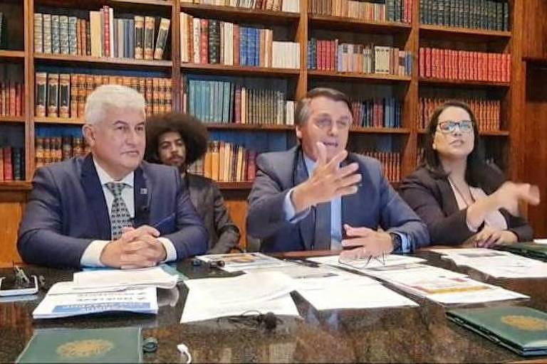 O presidente Jair Bolsonaro durante live em que afirmou que mostraria supostas provas de fraudes na eleição de 2018