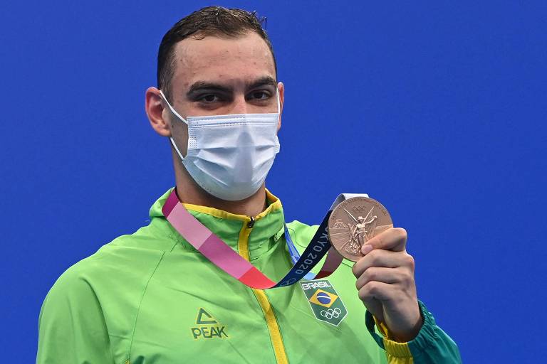 Fernando Scheffer, de 23 anos, é um dos nadadores da nova geração brasileira; ele sai de Tóquio com um bronze nos 200m livre