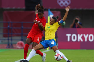 Soccer Football - Women - Quarterfinal - Canada v Brazil