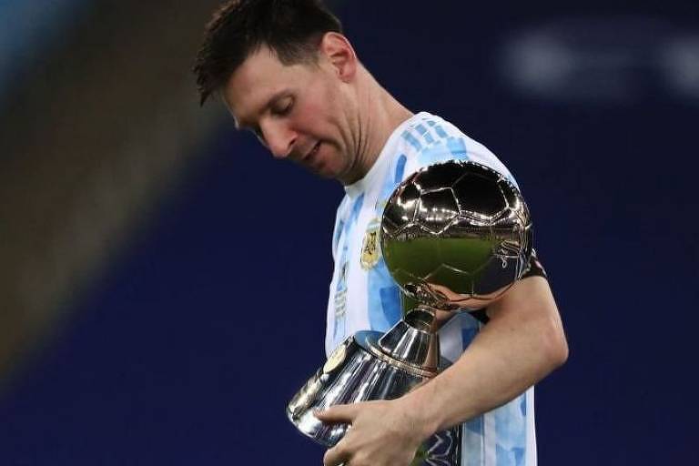 Messi mede 1,70m e é um dos melhores jogadores da história