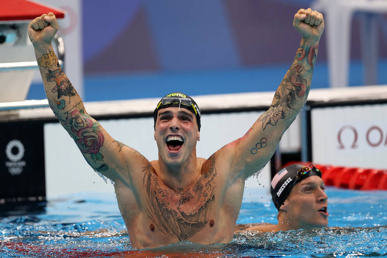 O nadador brasileiro Bruno Fratus após conquistar a medalha de bronze nos 50 m nado livre nos Jogos de Tóquio