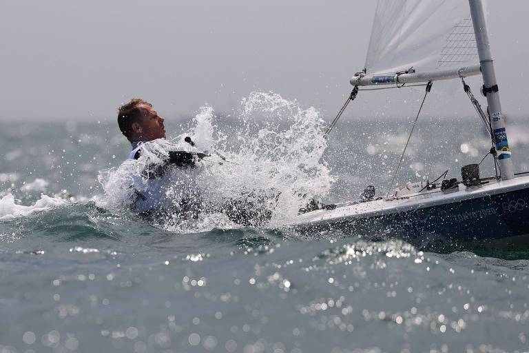 Robert Scheidt durante regata nos Jogos Olímpicos de Tóquio-2020 na categoria Laser