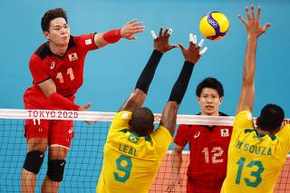 Volleyball - Men's Quarterfinal - Japan v Brazil
