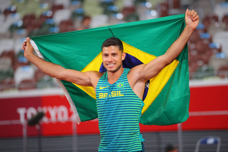 Medalhista em Olimpíadas de novo, Thiago Braz sonhou com bronze e diz ter pensado em parar