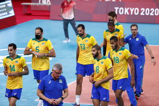 Volleyball - Men's Semifinal - Brazil v The Russian Olympic Committee