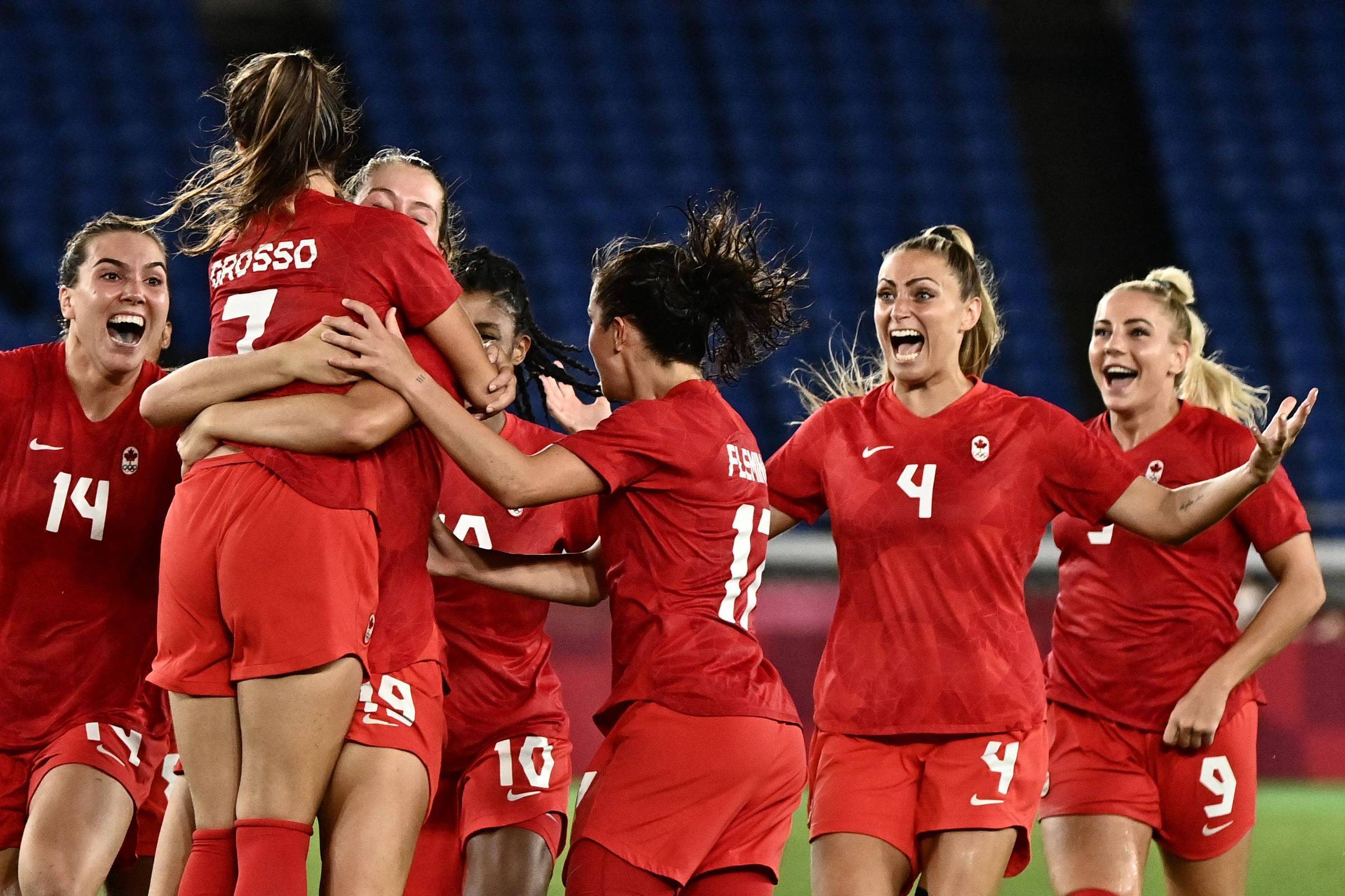 A força do futebol feminino do Centro Olímpico