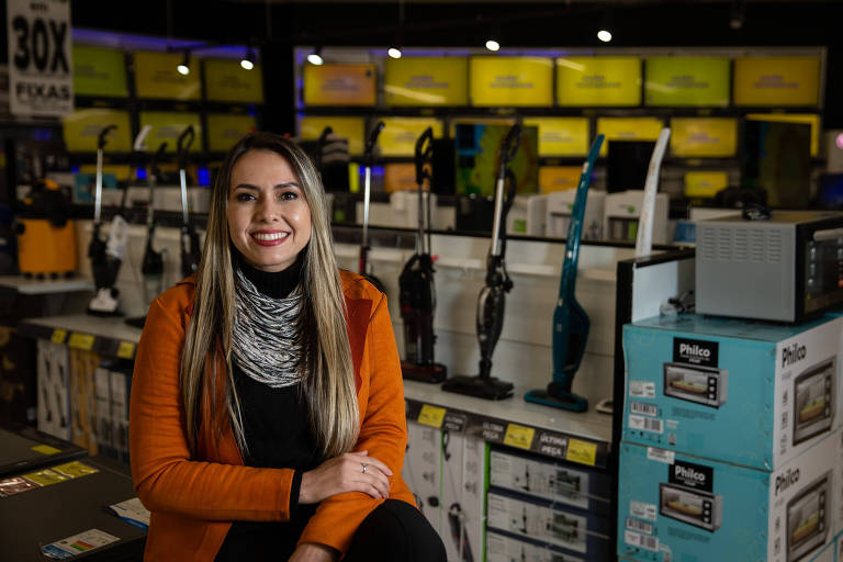 Camila Gabriela Franco, gerente comercial no setor de eletro no Carrefour Giovanni Gronchi, na Vila Andrade
